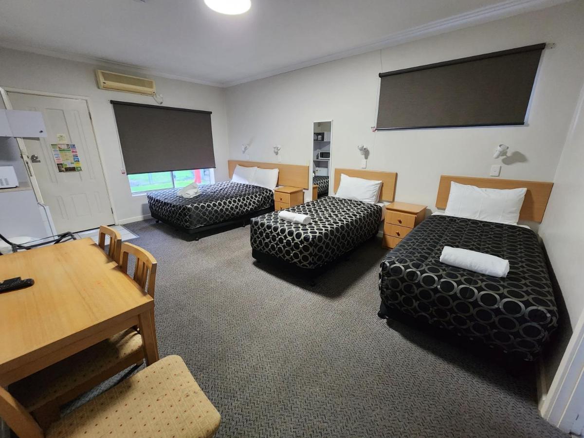 休姆汽车旅馆 奥尔伯里 外观 照片